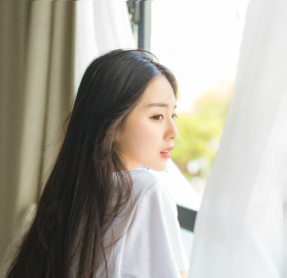“不可能！”邓贤还未说完，张任已经断然拒绝，他知道邓贤要说什么，但大丈夫有所为有所不为，要他背叛，绝无可能。